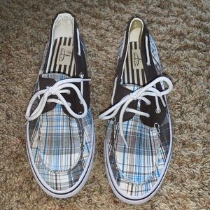 Blue Fin plaid boat shoes. Women’s 8.